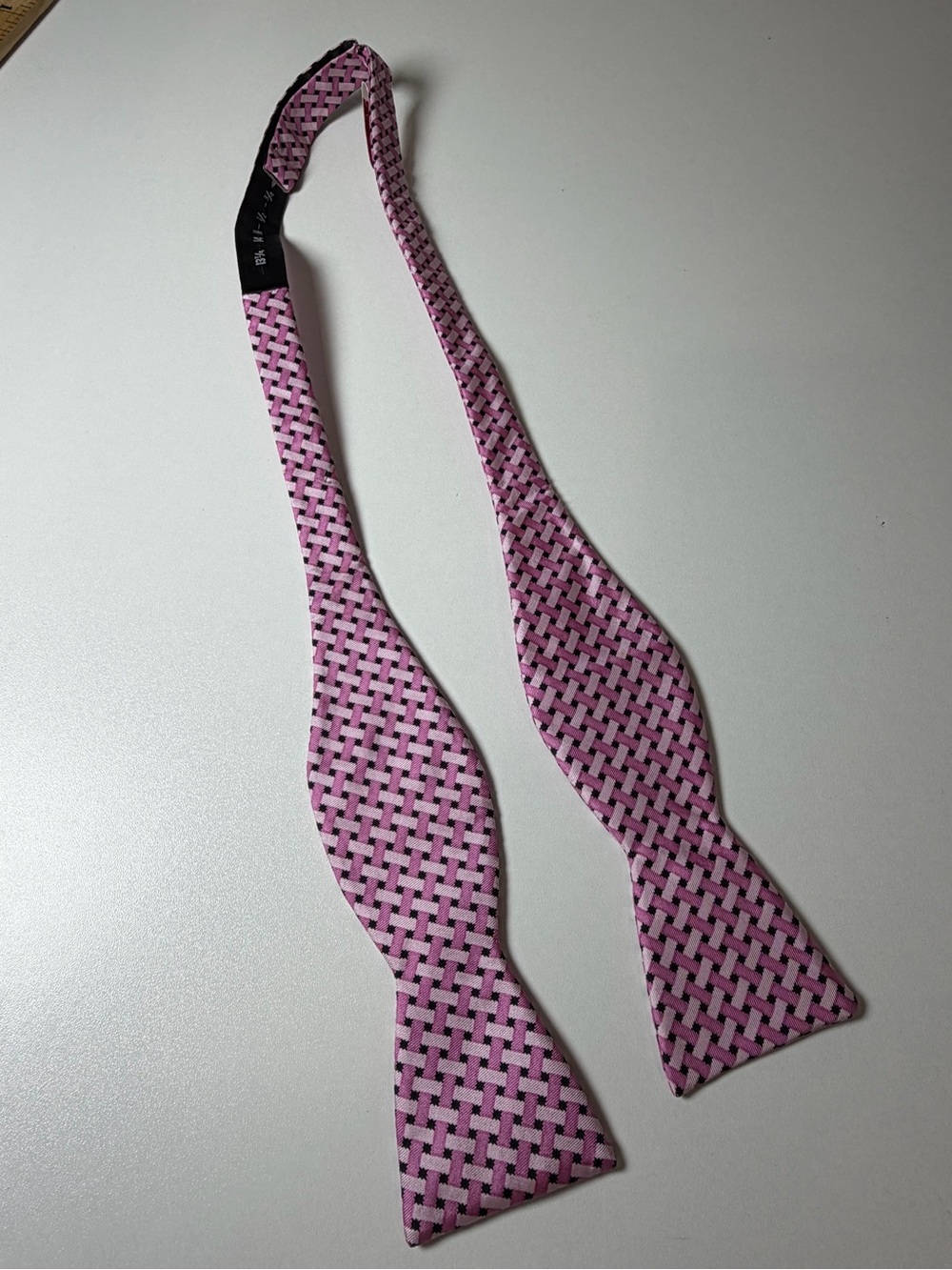 Vera Bradley for BAEKGAARD Pink Geometric Preppy Woven Adjustable Silk Bow Tie